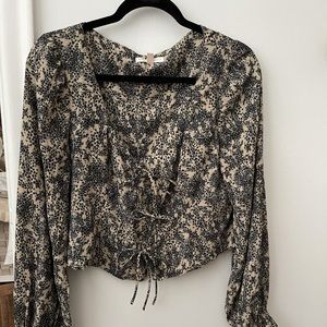 BACKYARD ROSES TOP